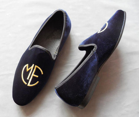 Phong cách thêu đàn ông Blue Suede Loafers, thanh lịch / thời trang Velvet Slip On Giày