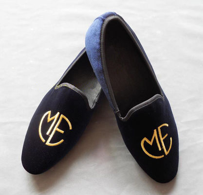 Phong cách thêu đàn ông Blue Suede Loafers, thanh lịch / thời trang Velvet Slip On Giày