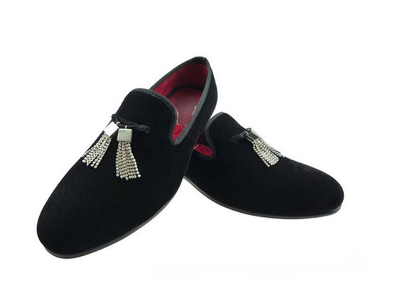 Đặt tay lên người đàn ông Velvet Loafers Slip On Men lái xe Moccasins