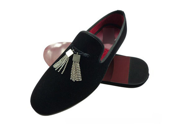Đặt tay lên người đàn ông Velvet Loafers Slip On Men lái xe Moccasins