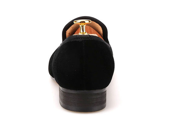 Giày dép nam Đàn ông Velvet Loafers Phong thêu OEM Giày đơn giản phẳng cho bữa tiệc