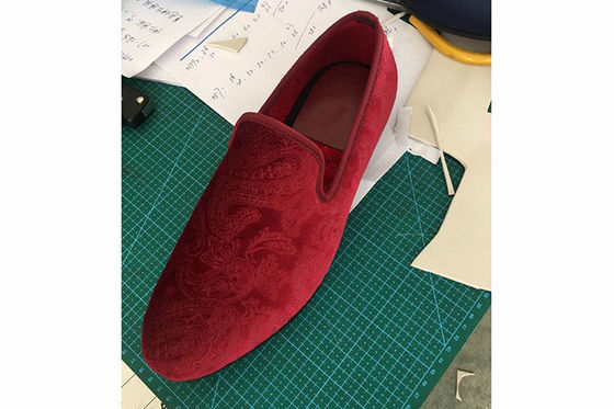 Phong thêu Velvet hút thuốc men mặc chống OEM / ODM