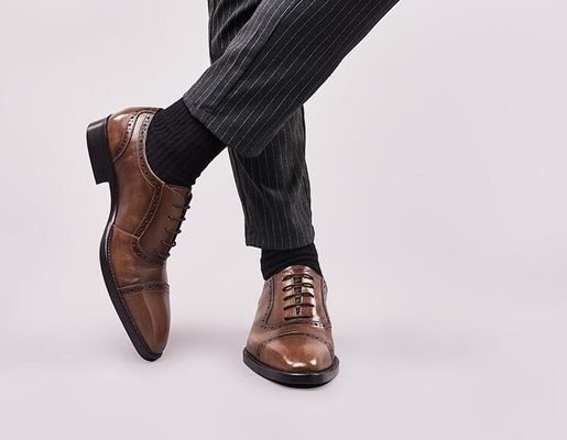 Đàn ông đeo dây đeo cao gót giày dép mùa thu Đàn ông màu nâu Brogue giày cho đám cưới