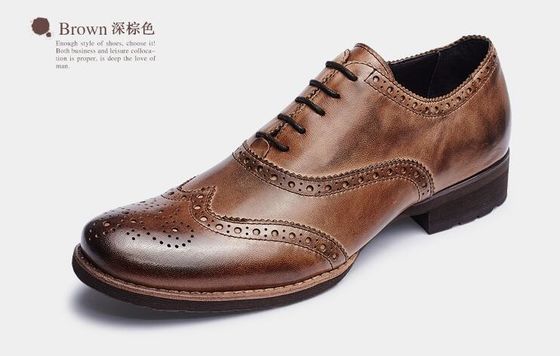 Giày mềm của đàn ông Casual kích thước bình thường Da nâu Brogue giày thể thao
