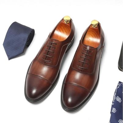 Đơn giản Toe Mens màu nâu dây chuyền lên váy giày kích thước tùy chỉnh với kết thúc da sáp