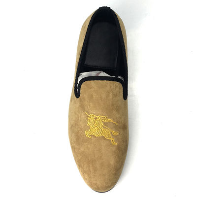 Tassel Mens Velvet Loafers được thêu với vỏ cao su