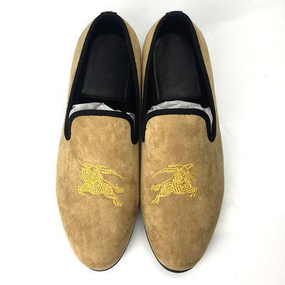 Tassel Mens Velvet Loafers được thêu với vỏ cao su