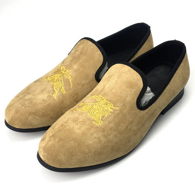 Tassel Mens Velvet Loafers được thêu với vỏ cao su