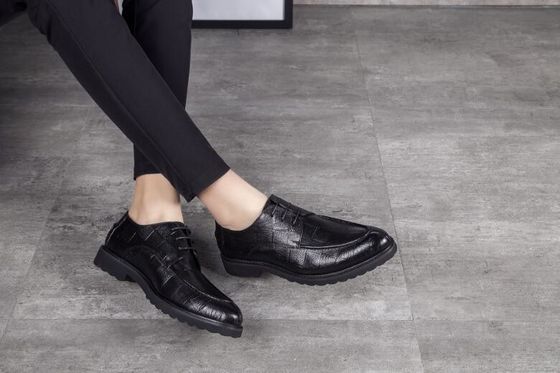 Đen Slip trên Round Toe Đàn ông trang phục trang trọng Giày mùa xuân / mùa thu thoải mái