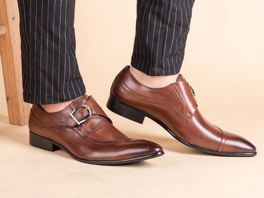 Round Toe Đen Derby Đàn ông giày da với Buckle banquet Oxford