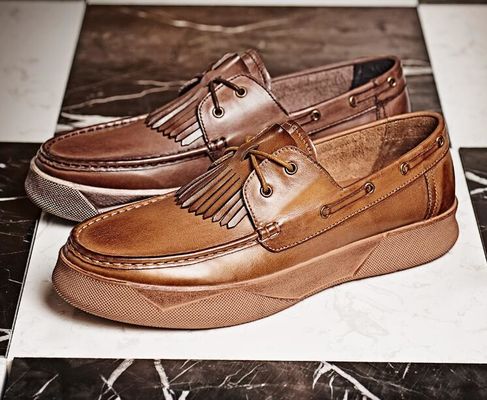 Retro Casual Đàn ông giày sàn Đàn ông tùy chỉnh Da lái xe Loafers với Tassels