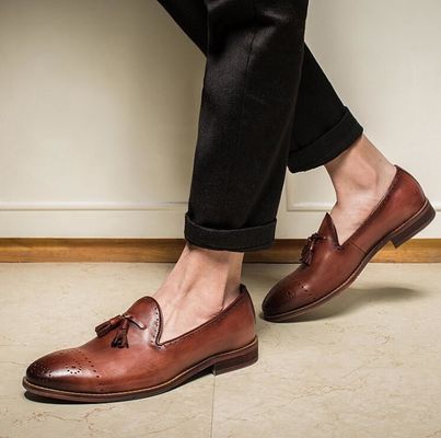 Mùa hè màu nâu Mens Loafers da Giày trượt trên Brogue Tassel Loafers